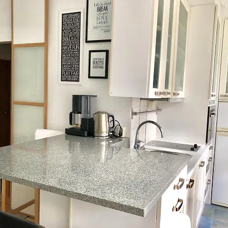 Sweet In Center 07 Апартаменты *